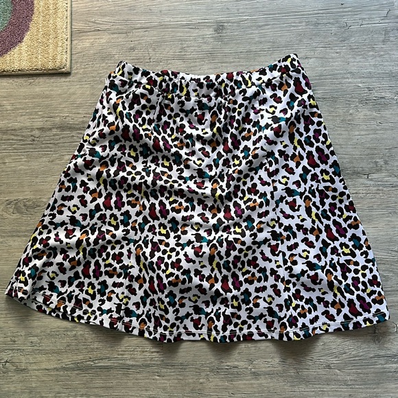 Dresses & Skirts - Cute leopard print skort